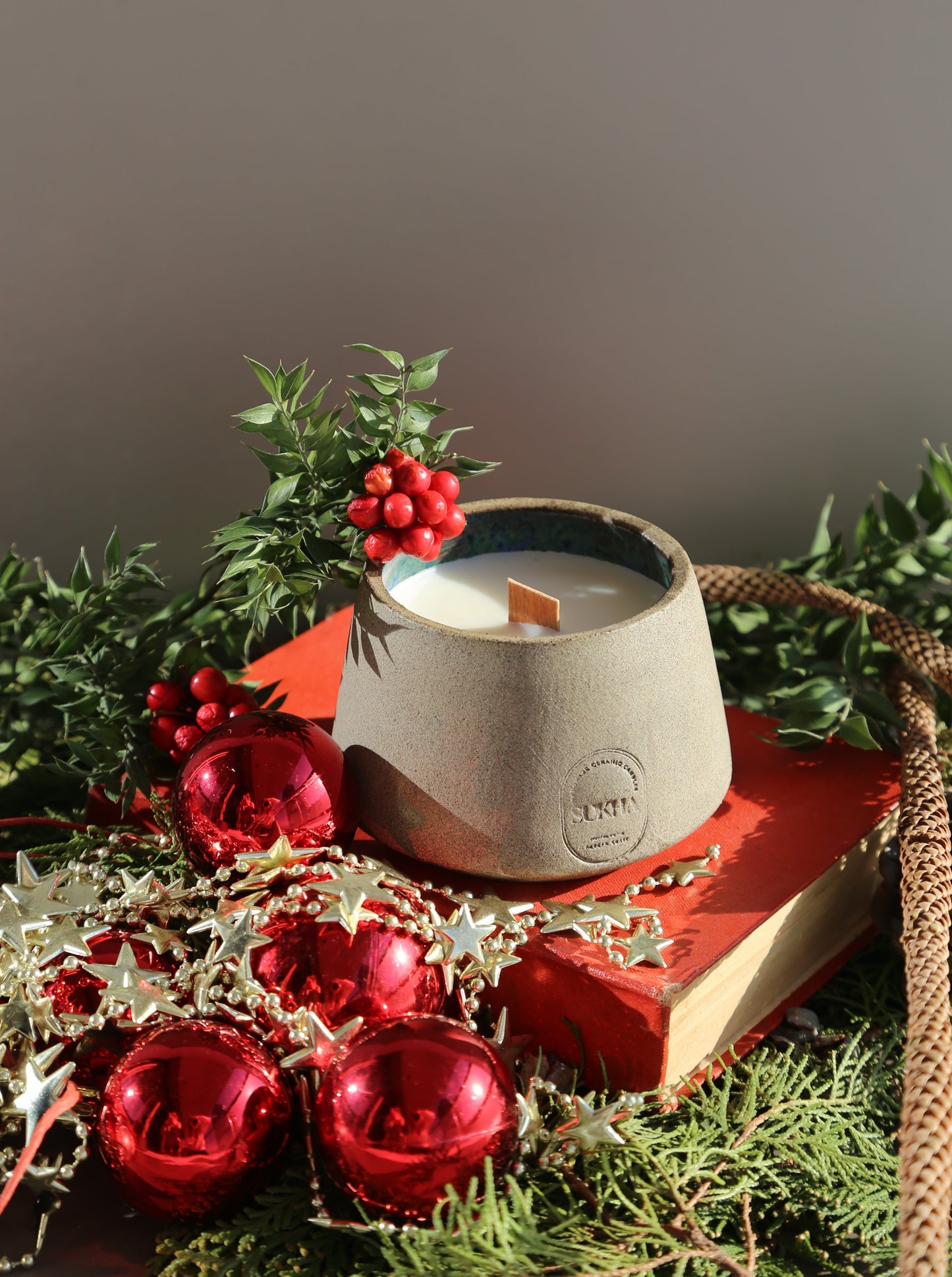 Round-New Year Spirit   /small